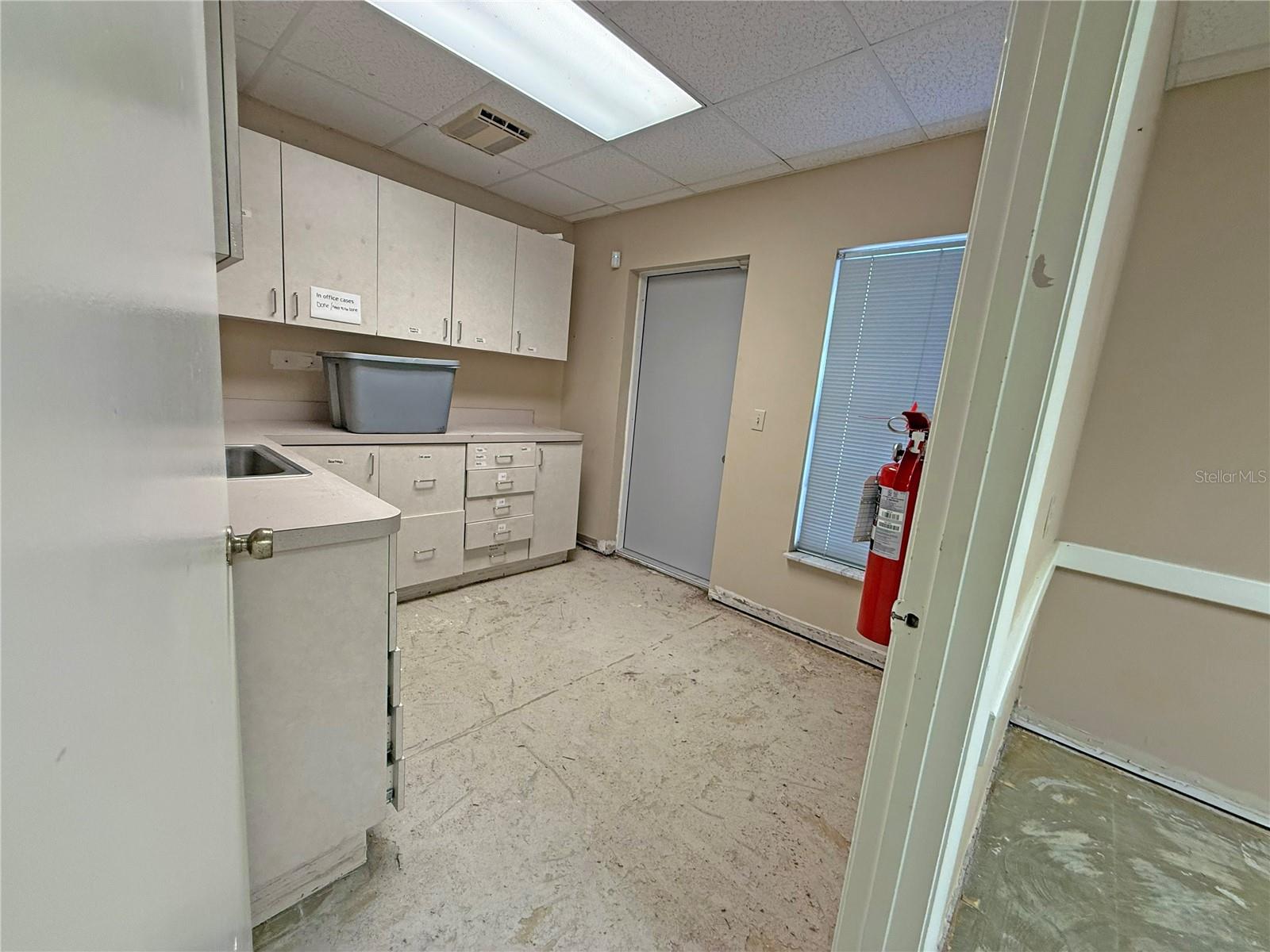 PLANTATION OFFICES - Commercial Sale