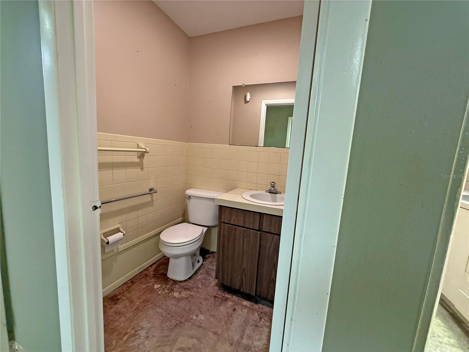 PLANTATION OFFICES - Commercial Sale