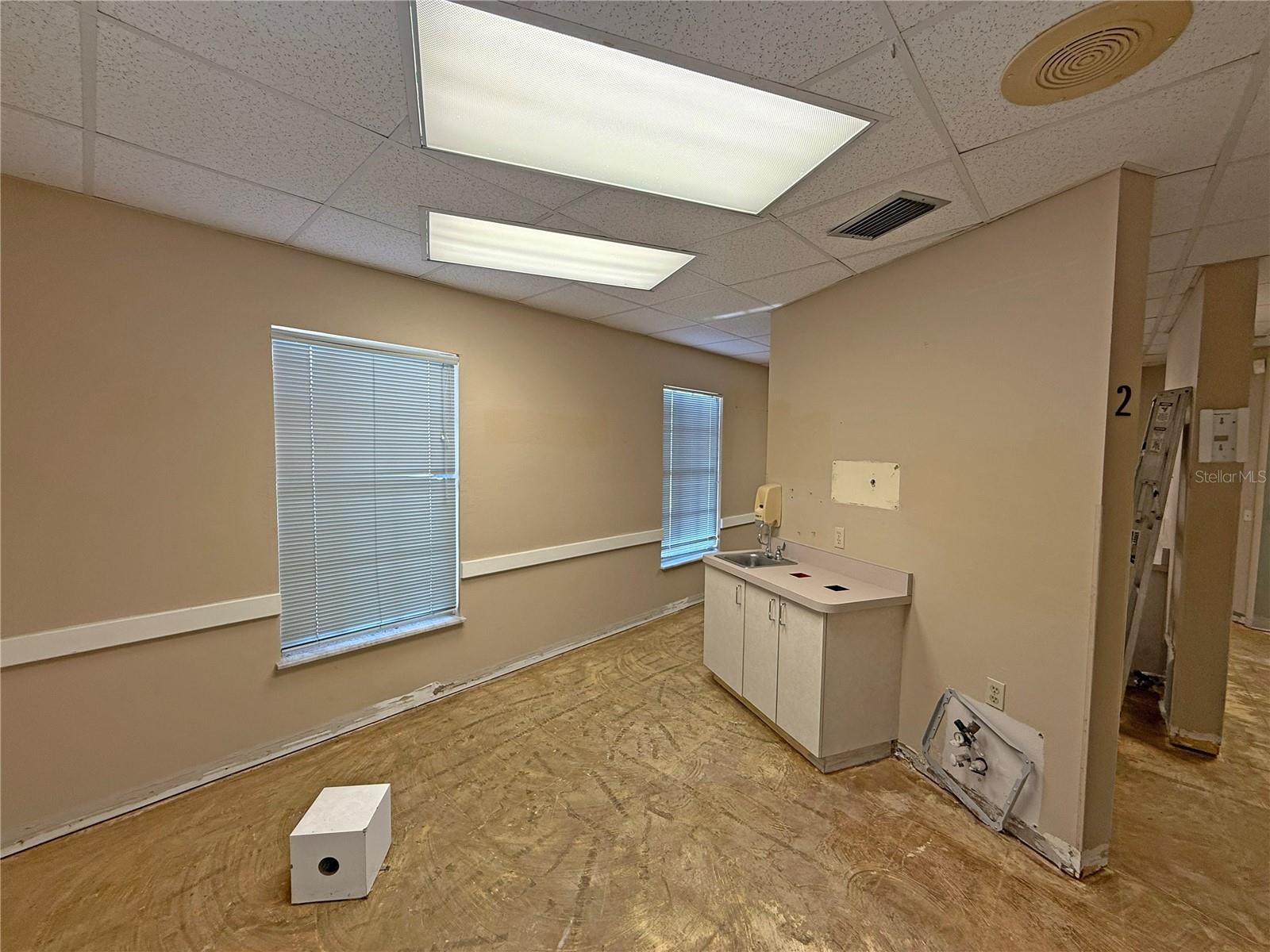 PLANTATION OFFICES - Commercial Sale