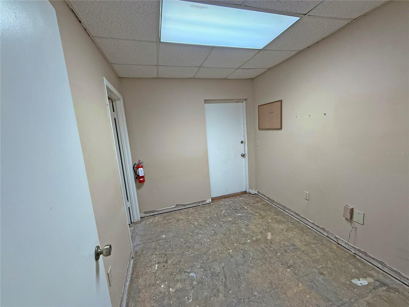 PLANTATION OFFICES - Commercial Sale