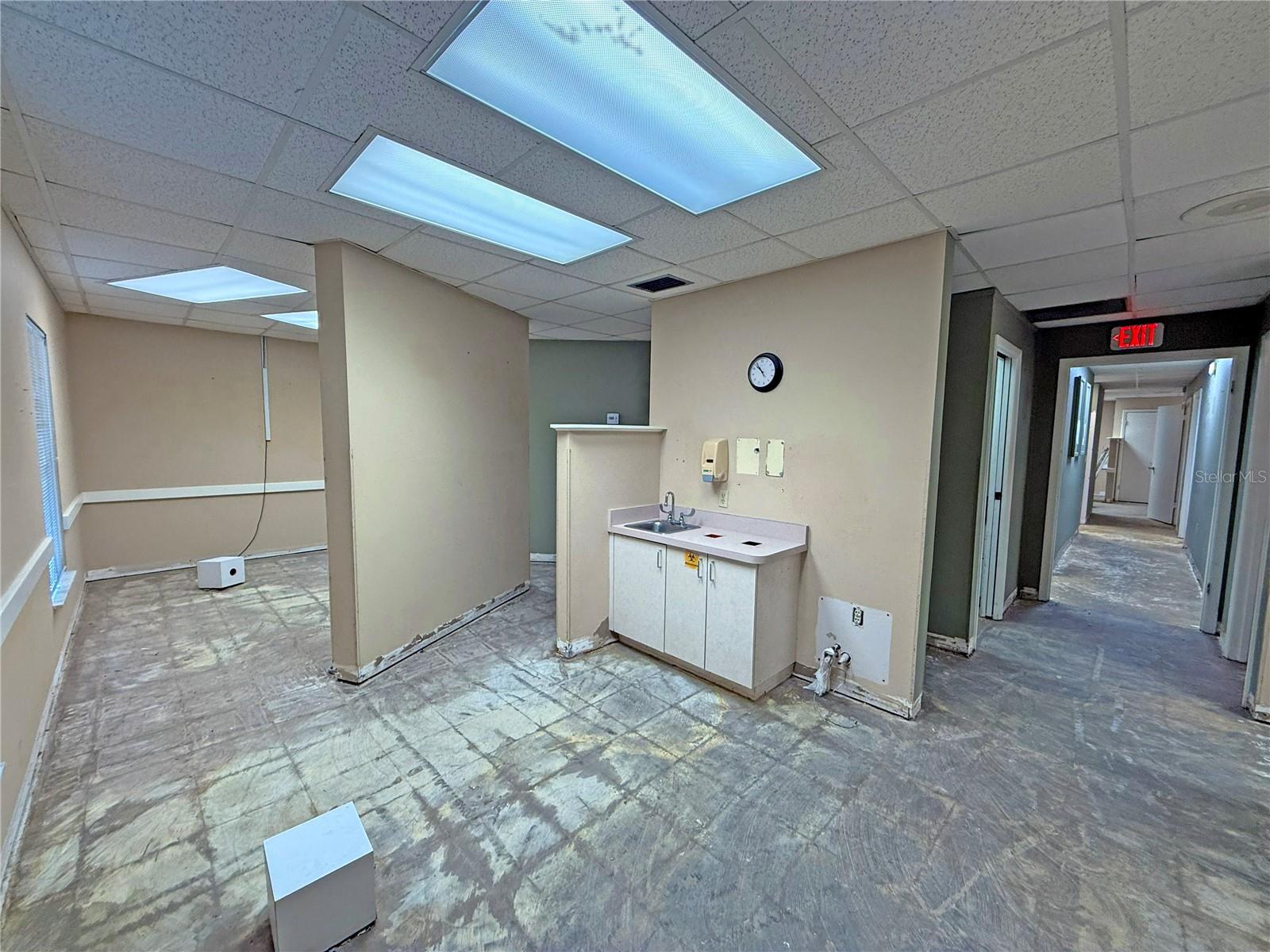 PLANTATION OFFICES - Commercial Sale