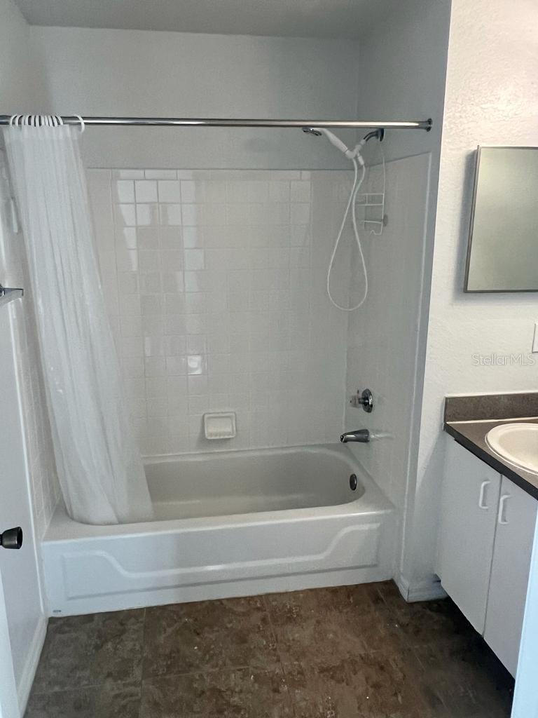 SANDLAKE PRIVATE RESIDENCES - Residential Lease