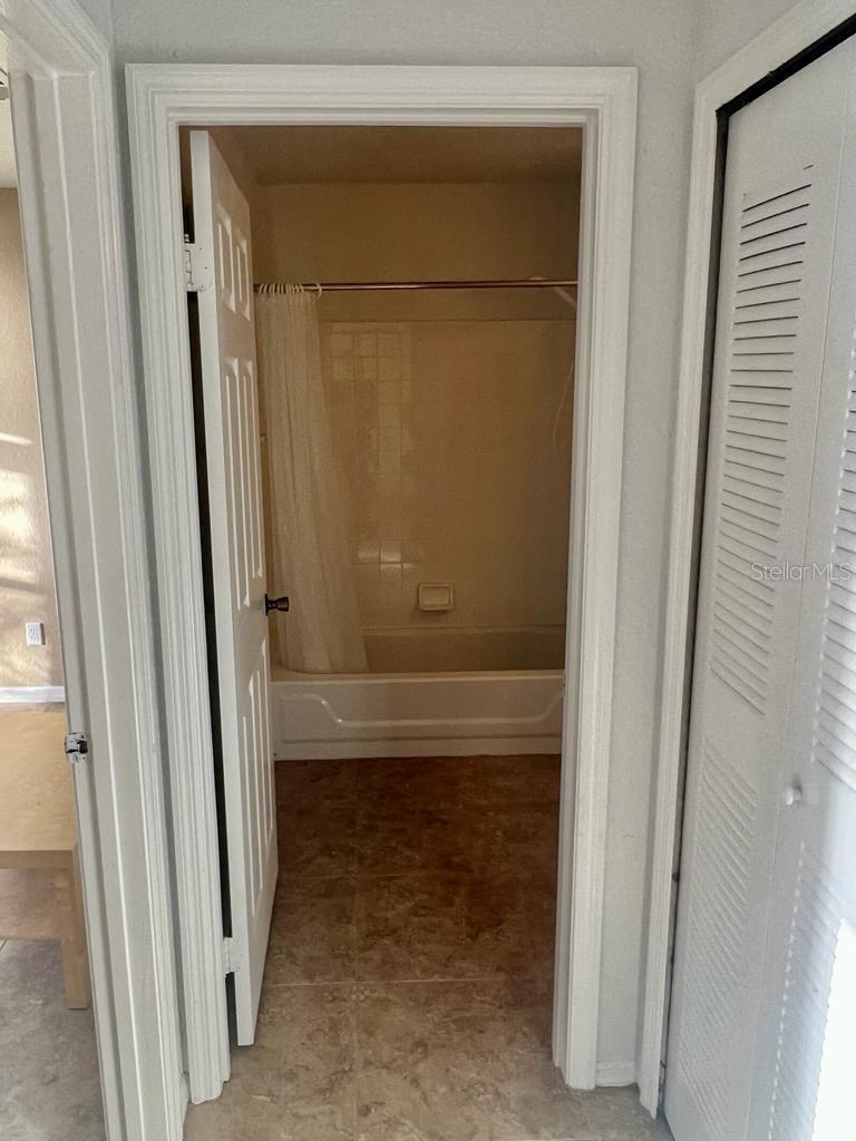 SANDLAKE PRIVATE RESIDENCES - Residential Lease