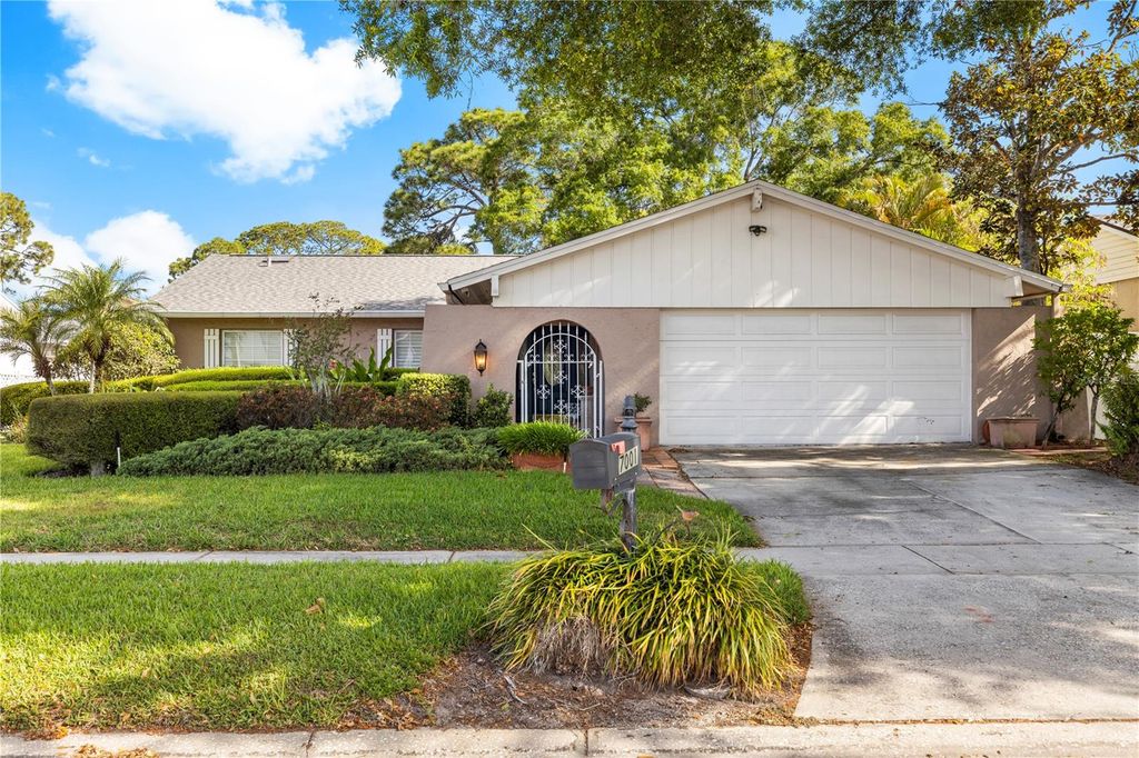 Photo of 7001 Twelve Oaks Boulevard, Tampa, FL 33634 (MLS # TB8494493)