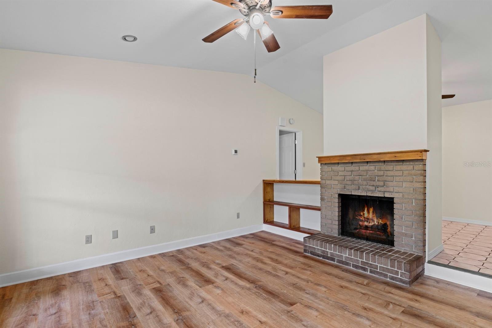 NORTHWOOD PINES UNIT 5 REP - Residential Lease