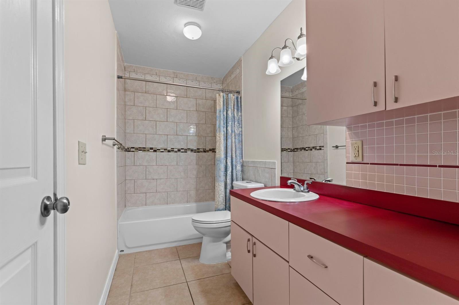 NORTHWOOD PINES UNIT 5 REP - Residential Lease