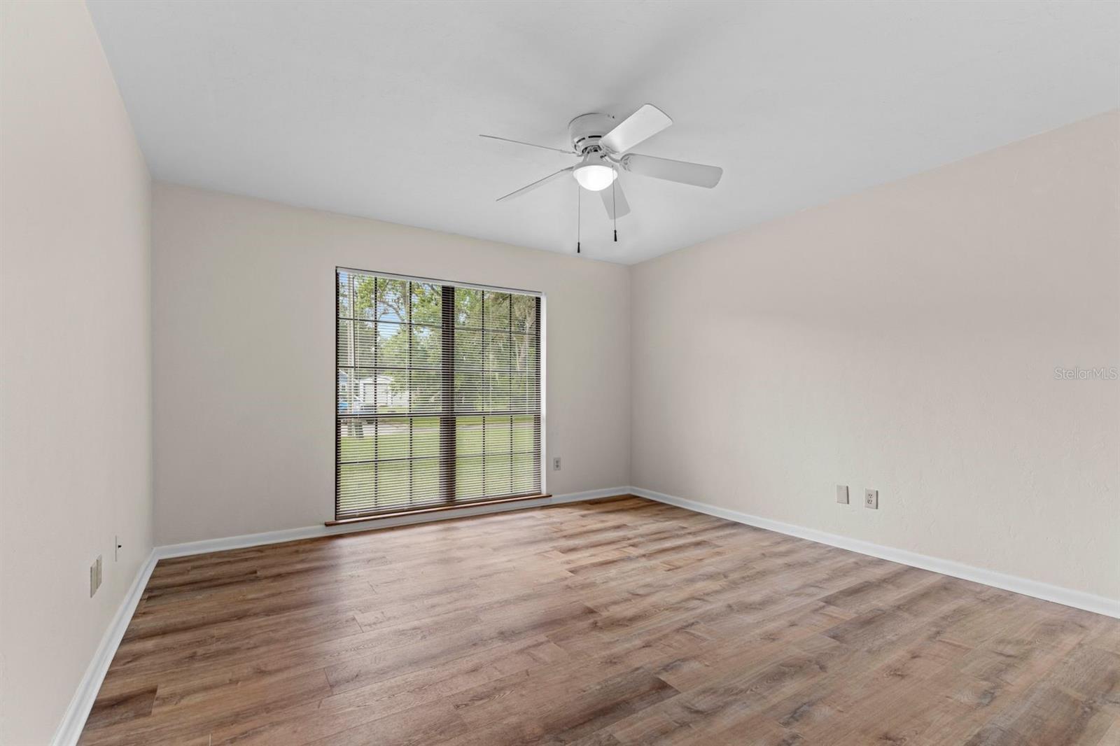 NORTHWOOD PINES UNIT 5 REP - Residential Lease