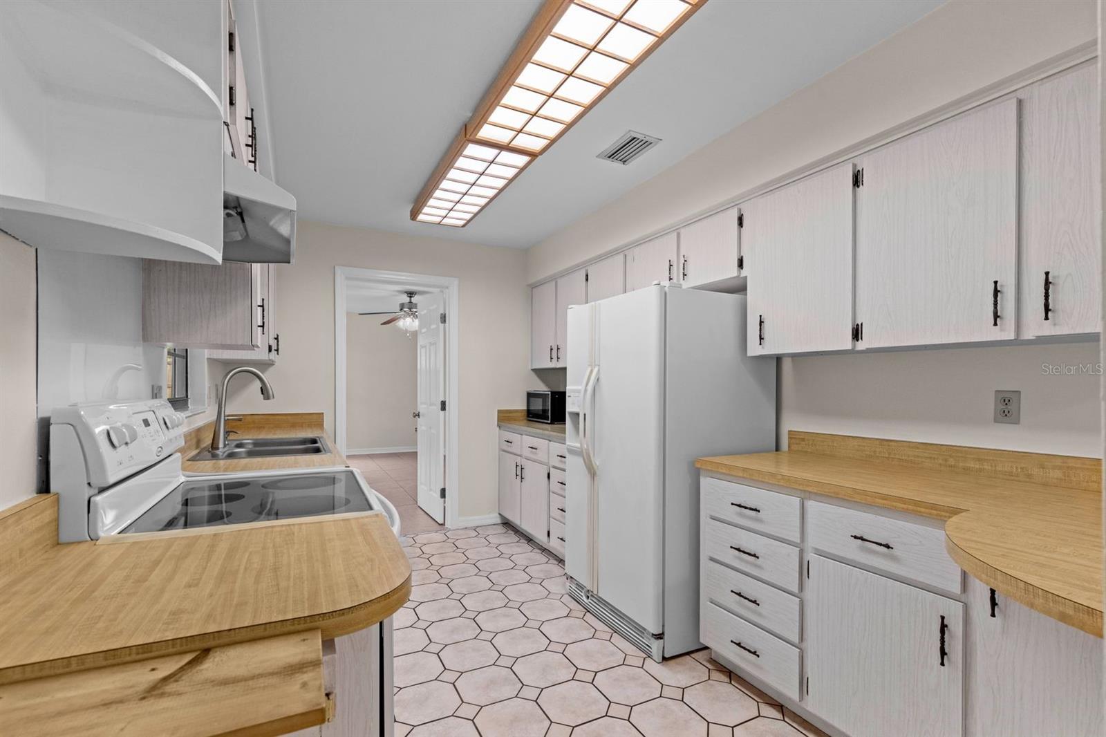 NORTHWOOD PINES UNIT 5 REP - Residential Lease