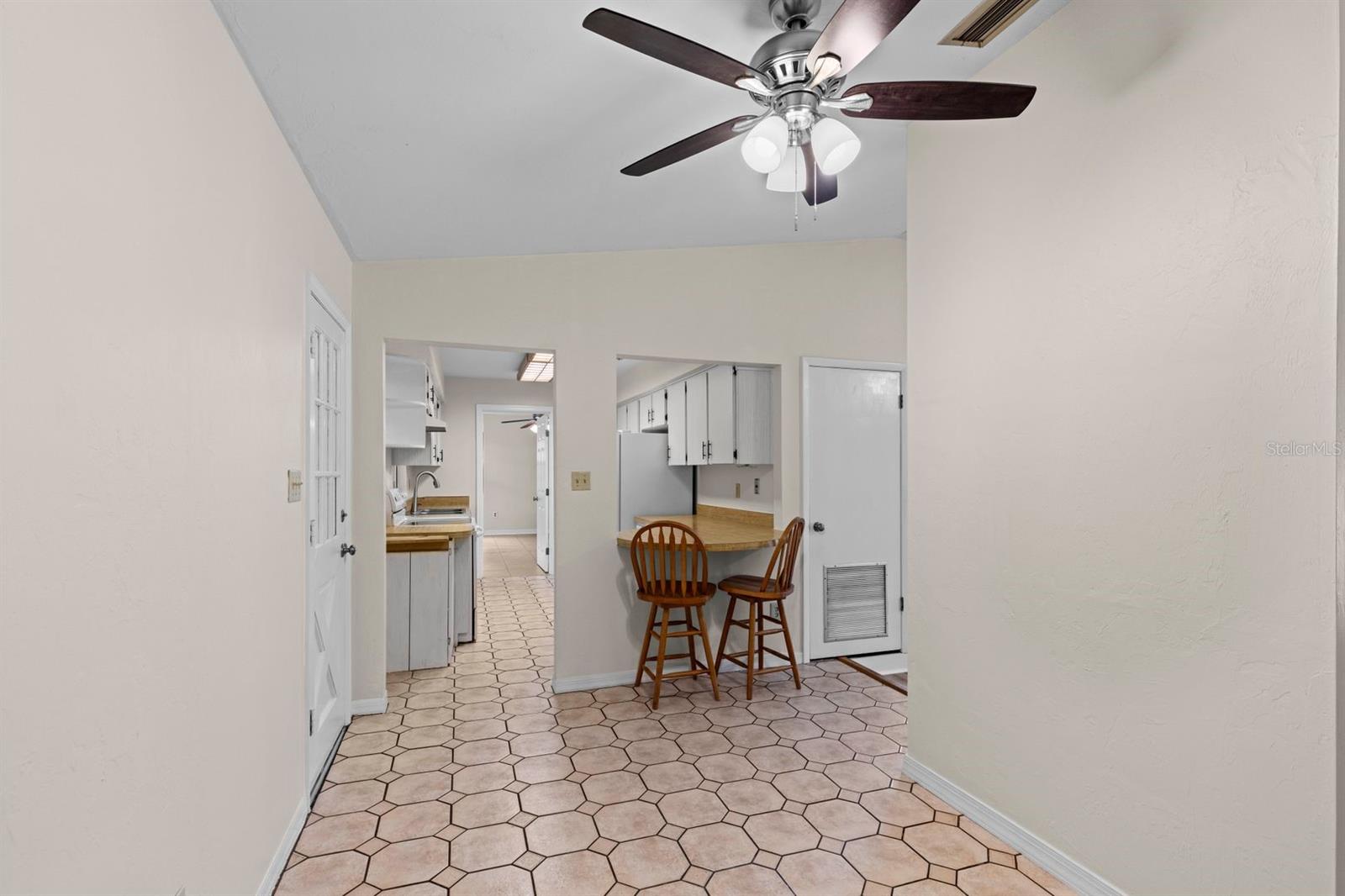 NORTHWOOD PINES UNIT 5 REP - Residential Lease