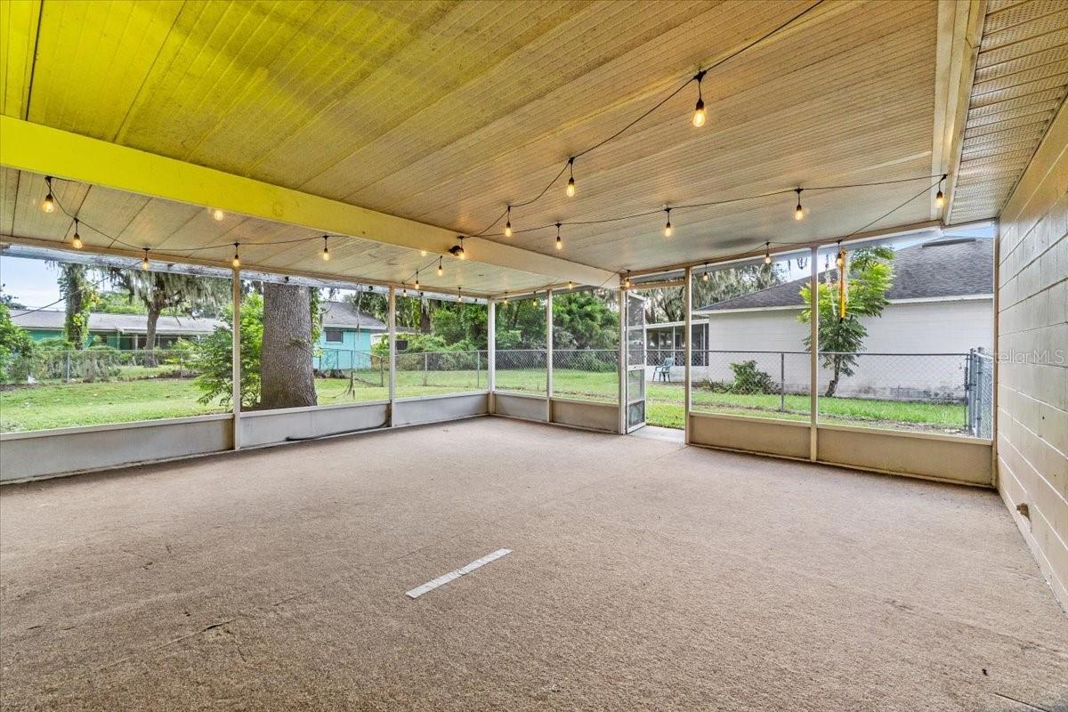 AZALEA OAKS - Residential