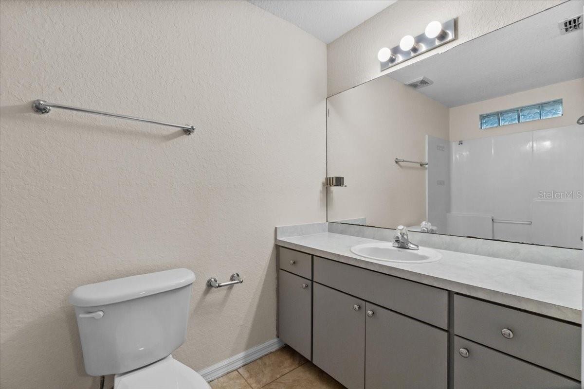 AZALEA OAKS - Residential