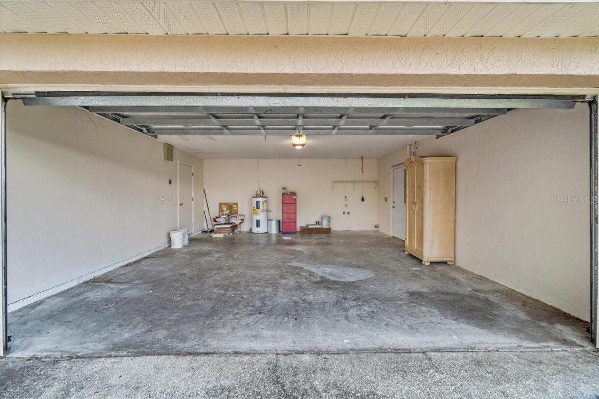 AZALEA OAKS - Residential