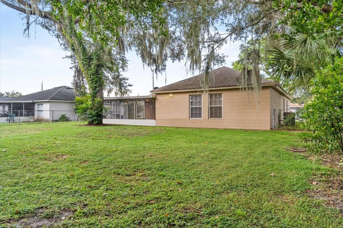 AZALEA OAKS - Residential