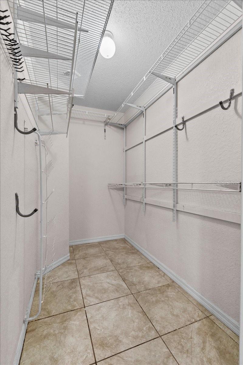 AZALEA OAKS - Residential