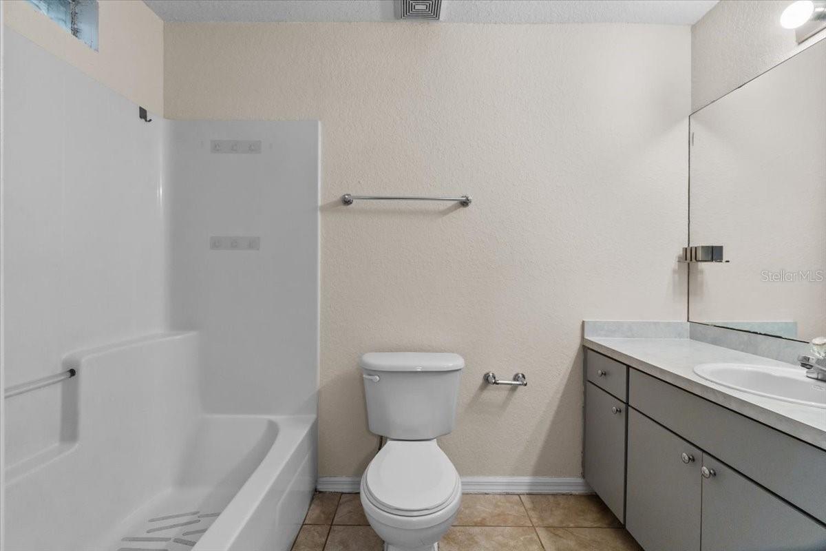 AZALEA OAKS - Residential