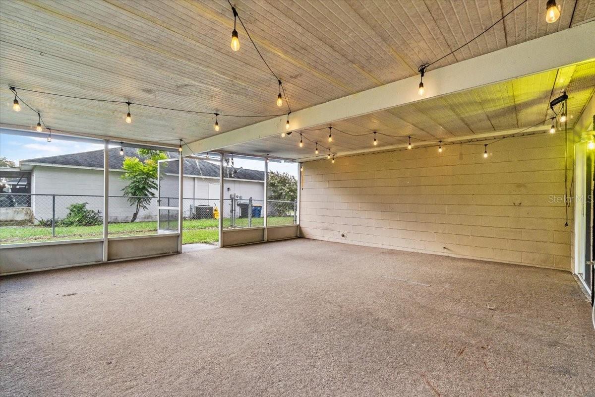 AZALEA OAKS - Residential