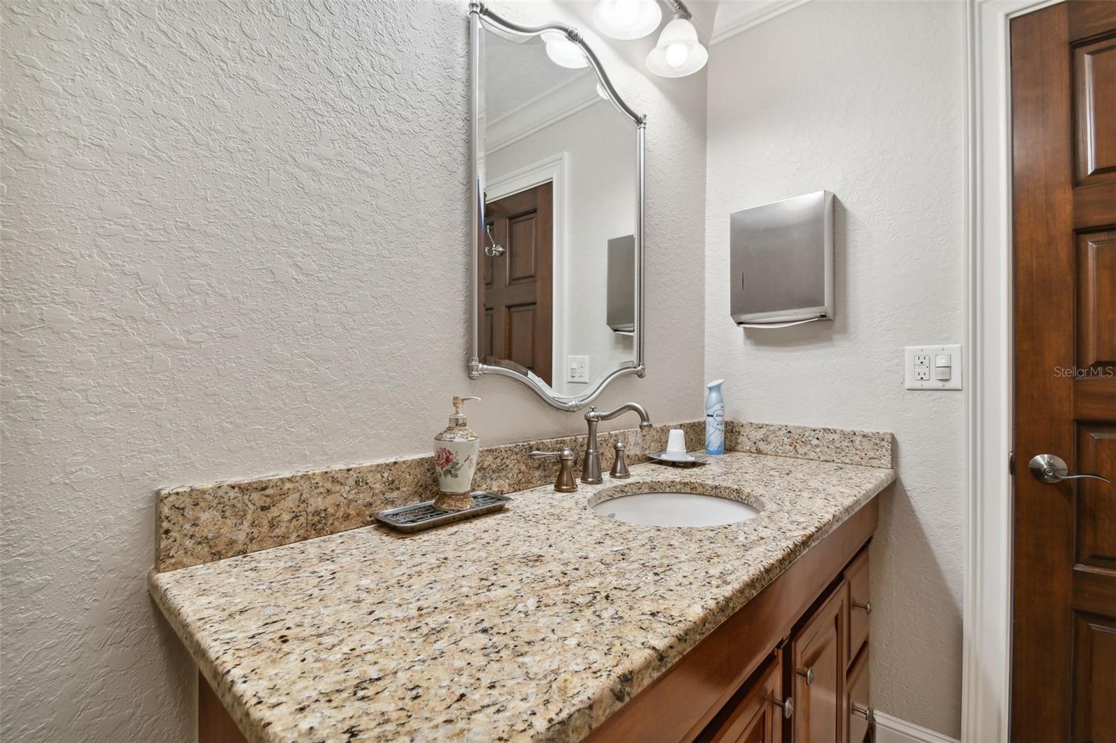 INTERLACHEN HEIGHTS - Commercial Lease