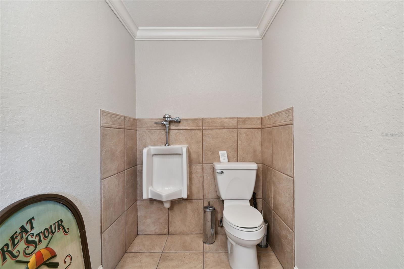 INTERLACHEN HEIGHTS - Commercial Lease