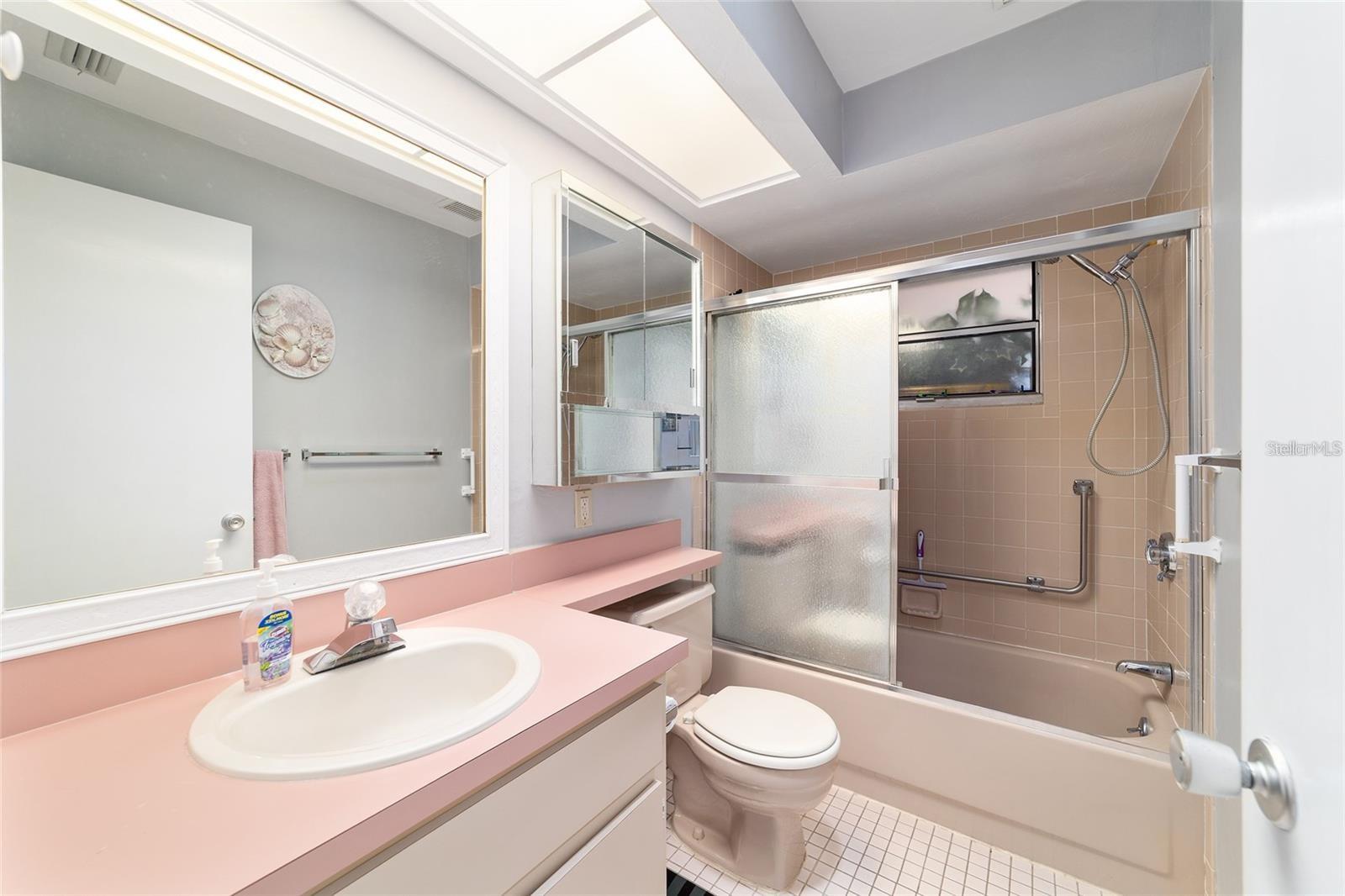 BEVERLY HILLS UNIT 08 PH 02 - Residential