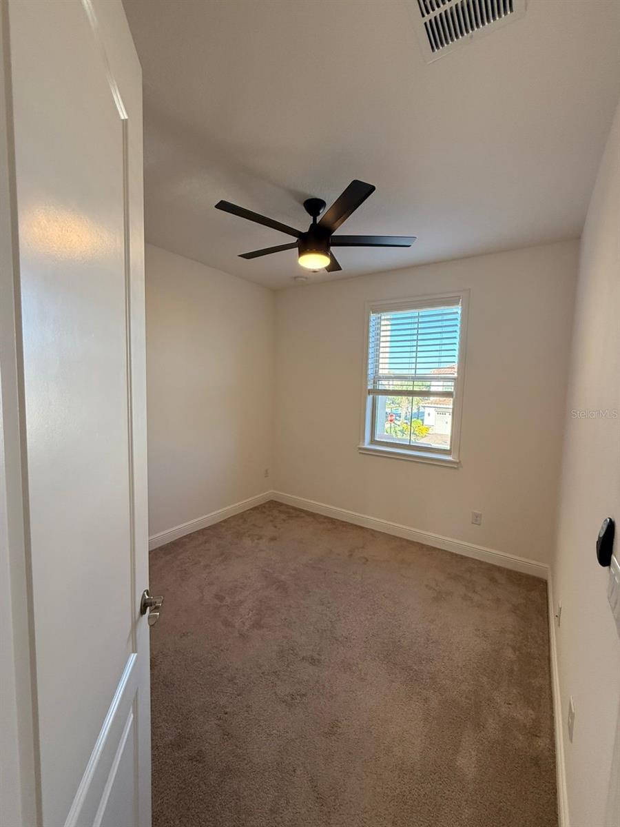 EAGLE CRK VILLAGE L PH 3A - Residential Lease