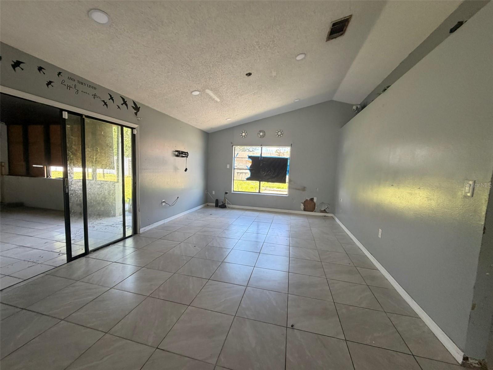 POINC VILLAGE 1 NBD 1 N - Residential