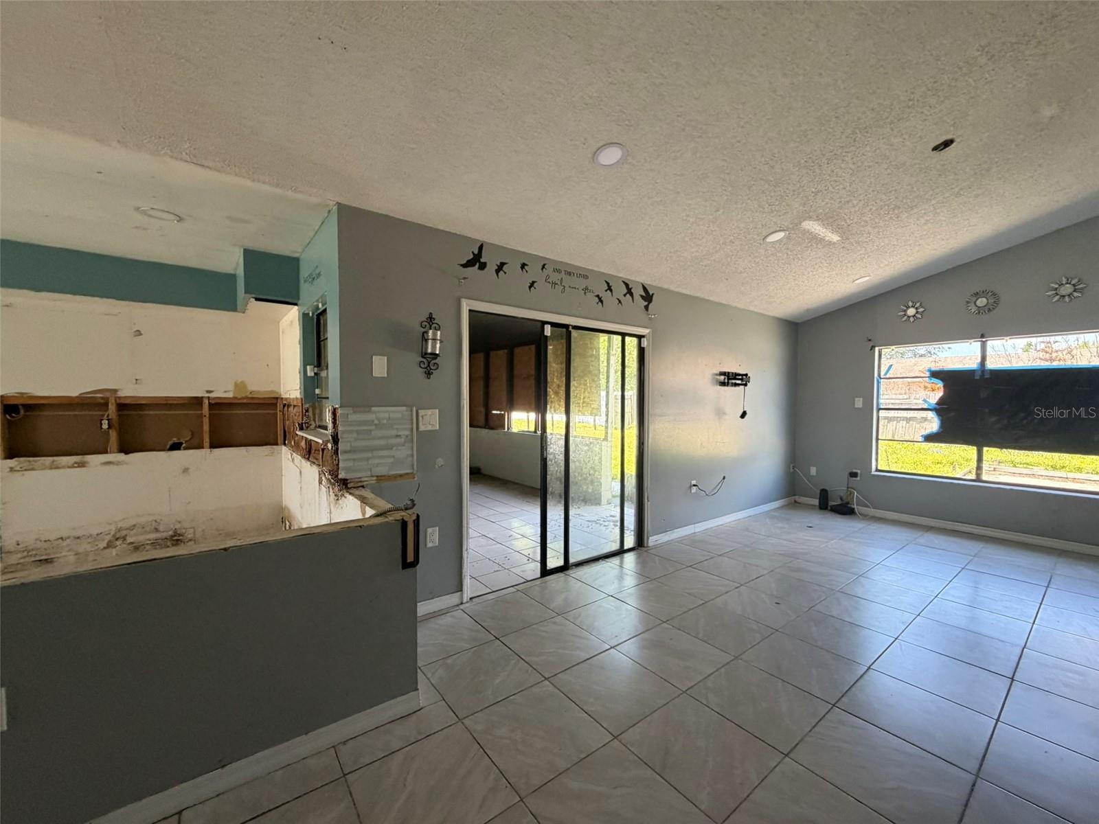 POINC VILLAGE 1 NBD 1 N - Residential