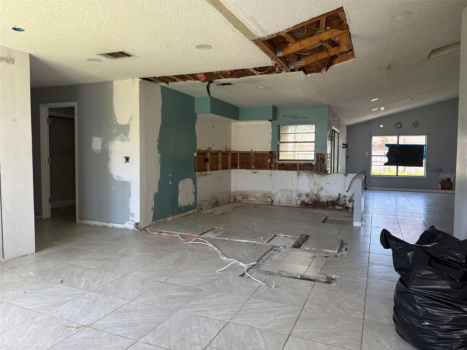 POINC VILLAGE 1 NBD 1 N - Residential