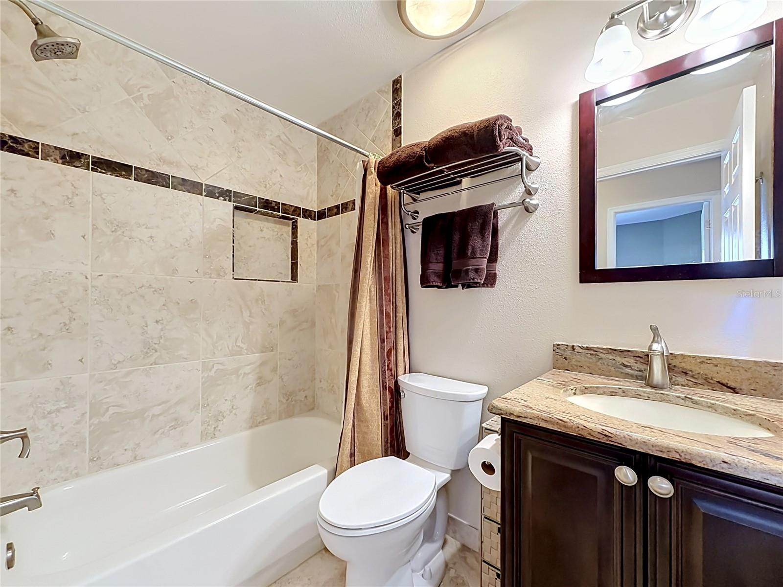 LA VITA CONDO PH 4 - Residential