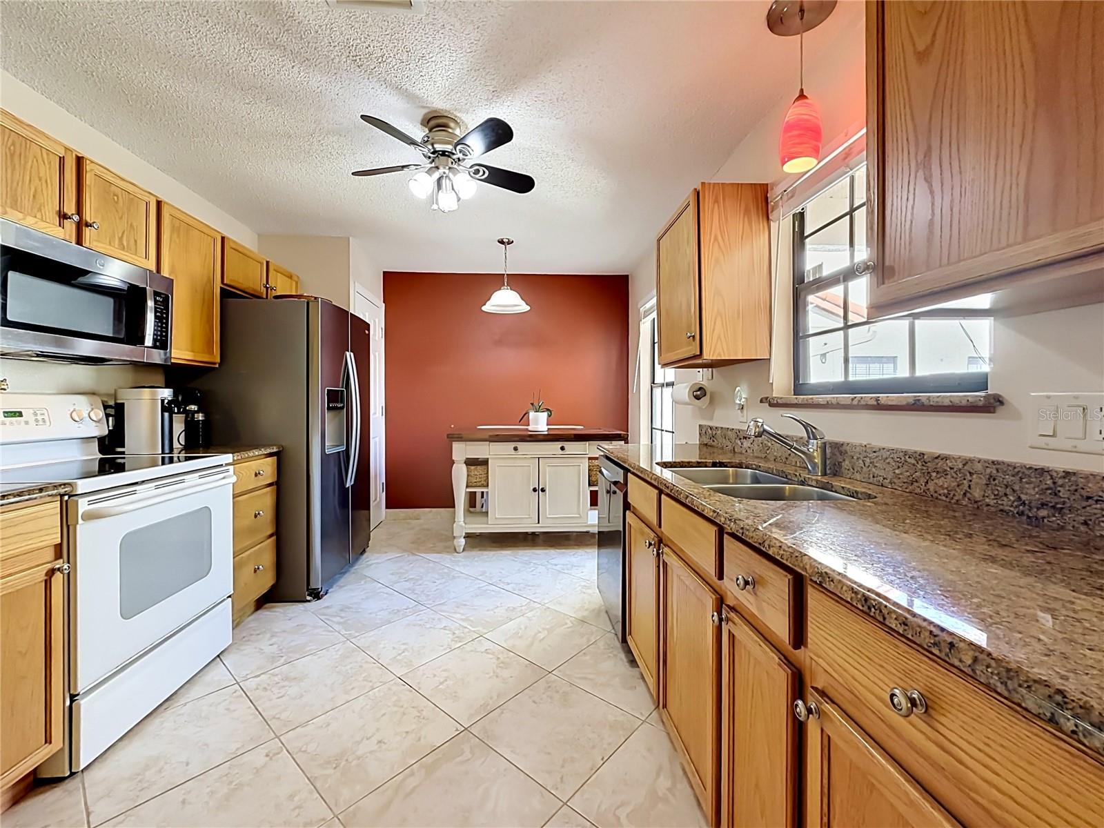 LA VITA CONDO PH 4 - Residential