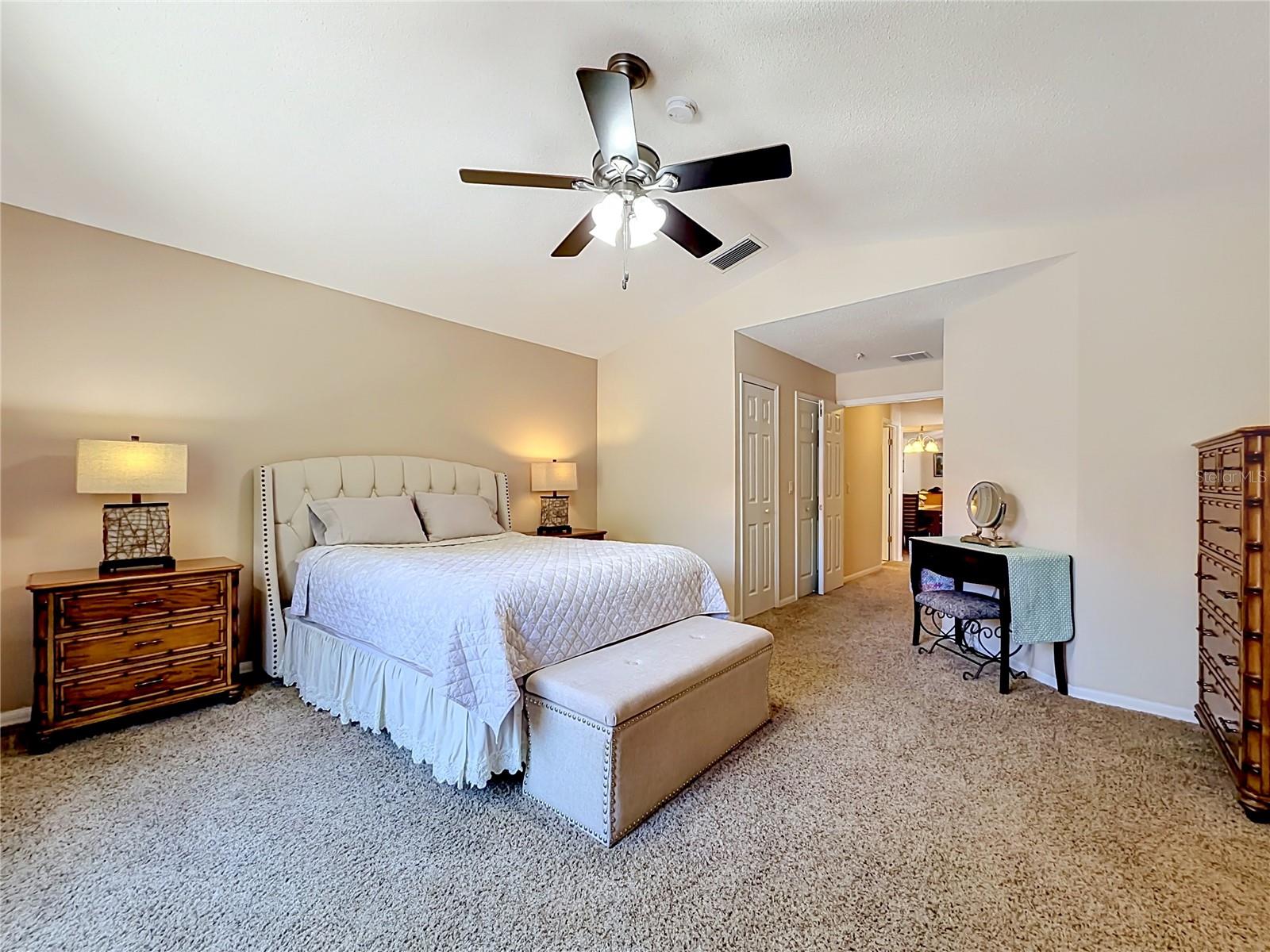 LA VITA CONDO PH 4 - Residential