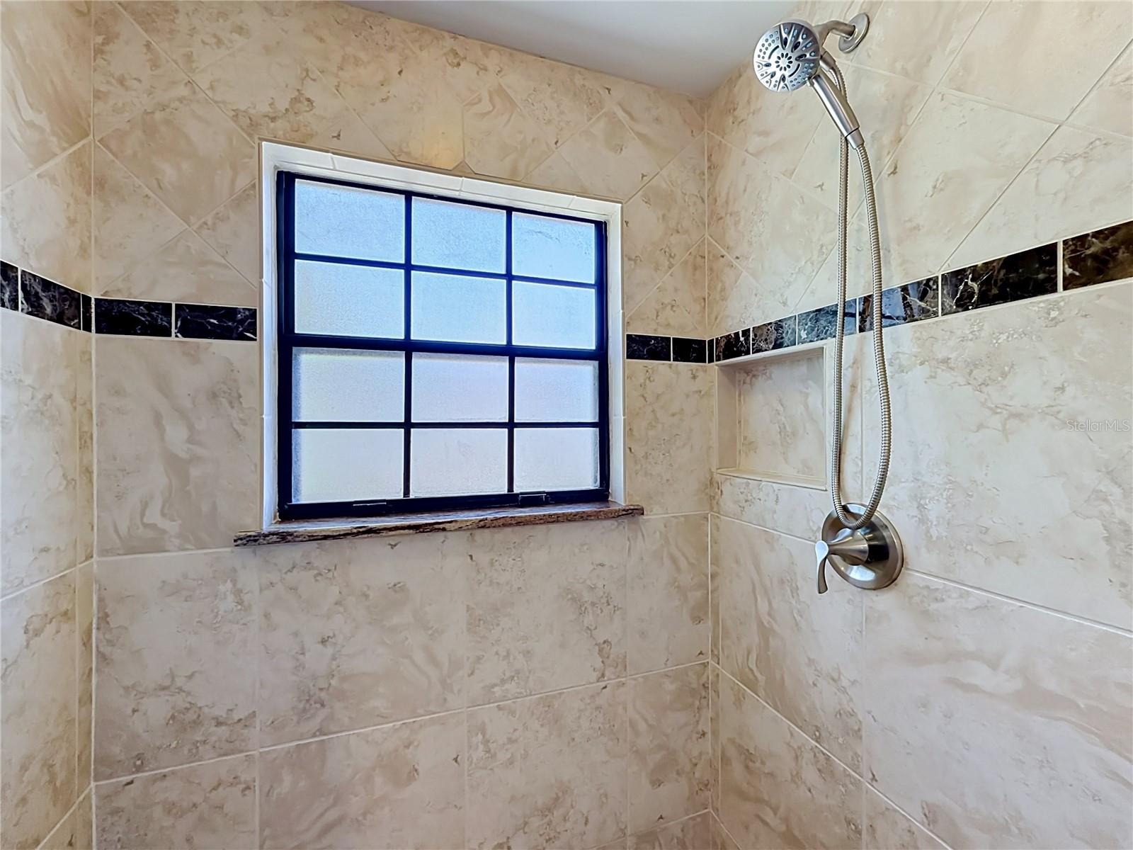 LA VITA CONDO PH 4 - Residential