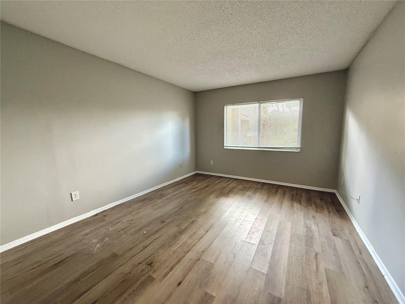 OXFORD SQUARE CONDO - Residential Lease