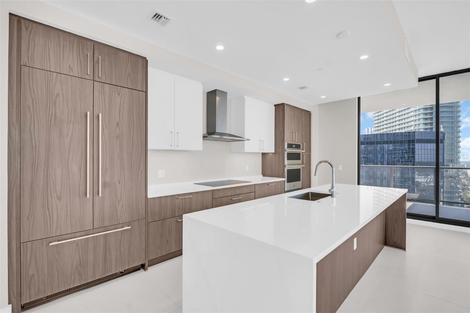 275 1ST AVENUE S 2001