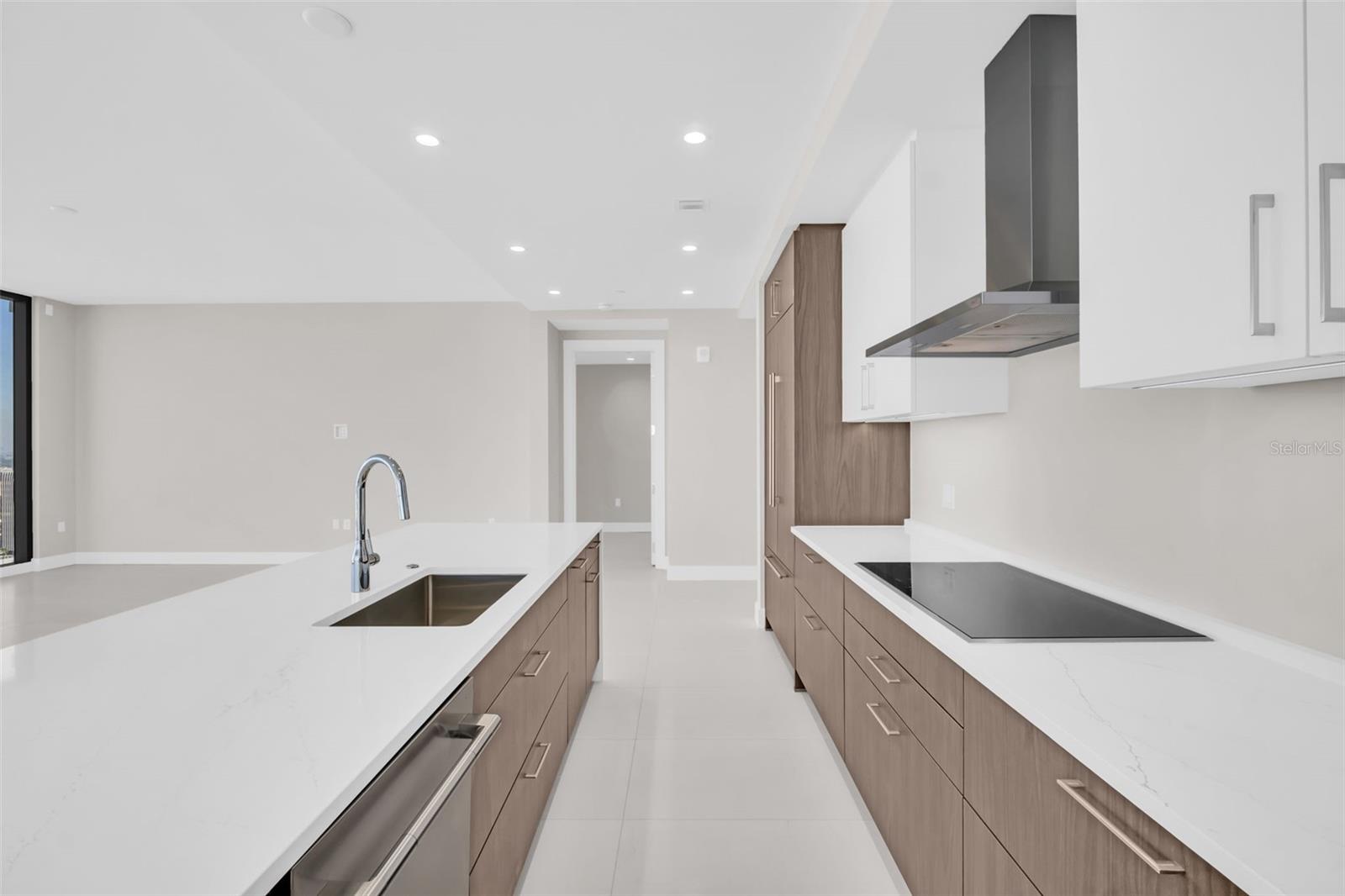 275 1ST AVENUE S 2001