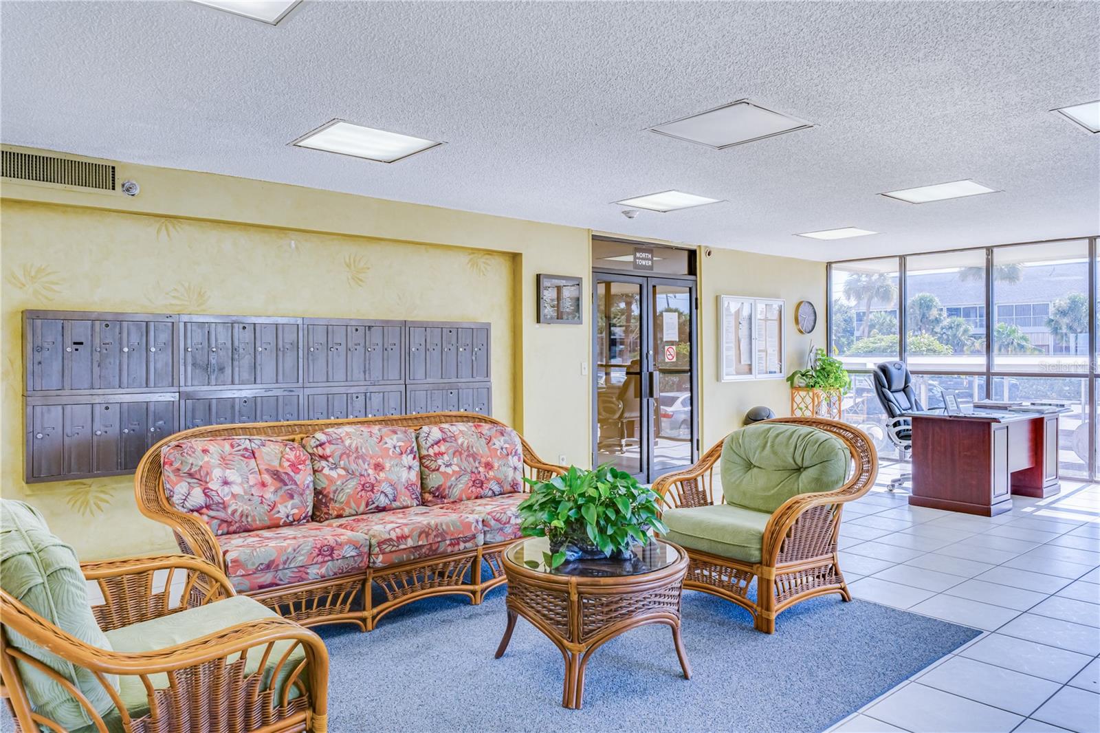 REFLECTIONS ON THE GULF CONDO - Residential