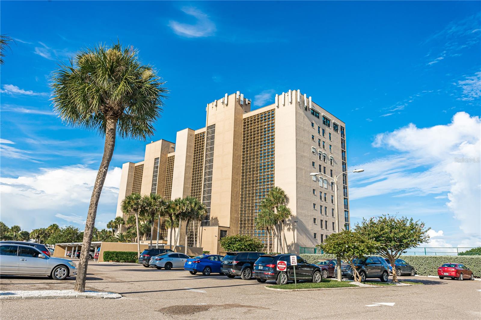 REFLECTIONS ON THE GULF CONDO - Residential