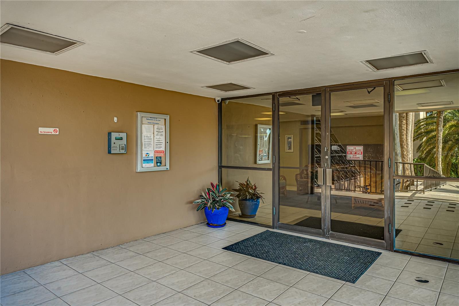 REFLECTIONS ON THE GULF CONDO - Residential