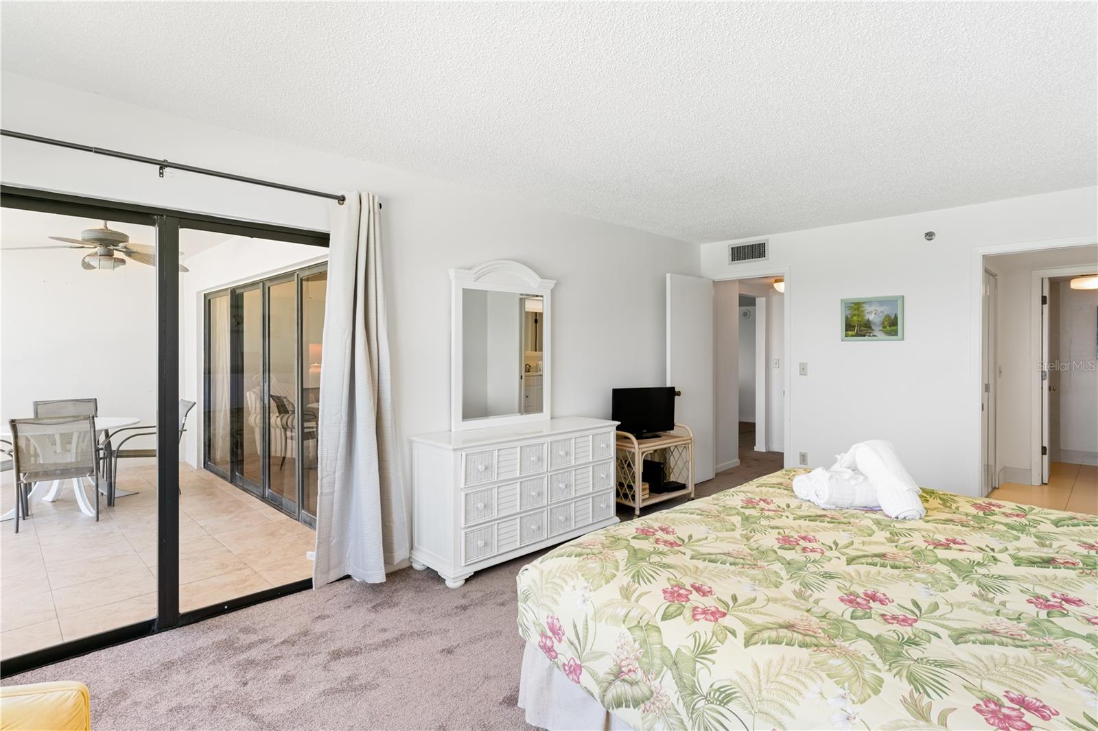 REFLECTIONS ON THE GULF CONDO - Residential