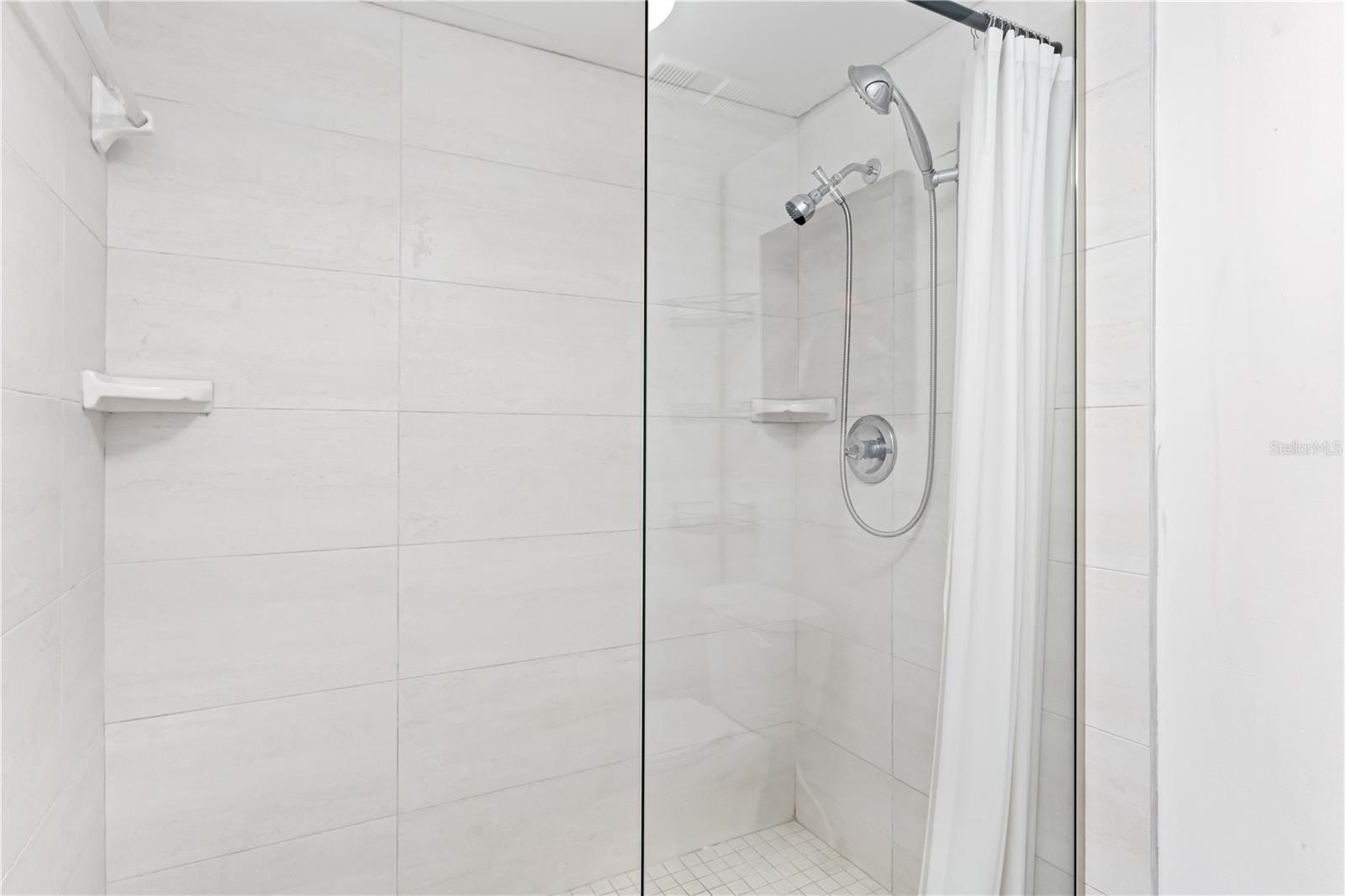 REFLECTIONS ON THE GULF CONDO - Residential