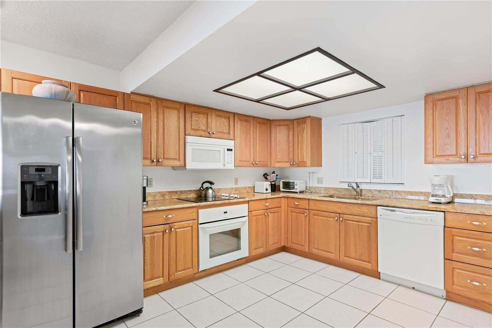 REFLECTIONS ON THE GULF CONDO - Residential
