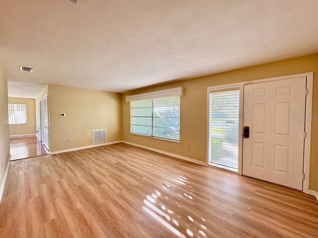 IMPERIAL PARK - Residential Lease