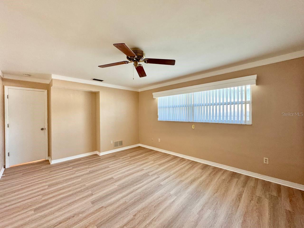 IMPERIAL PARK - Residential Lease