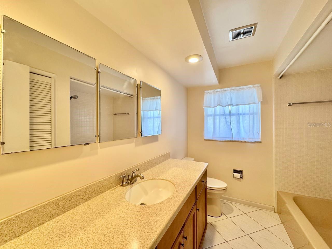 IMPERIAL PARK - Residential Lease