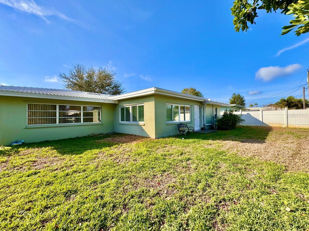 IMPERIAL PARK - Residential Lease