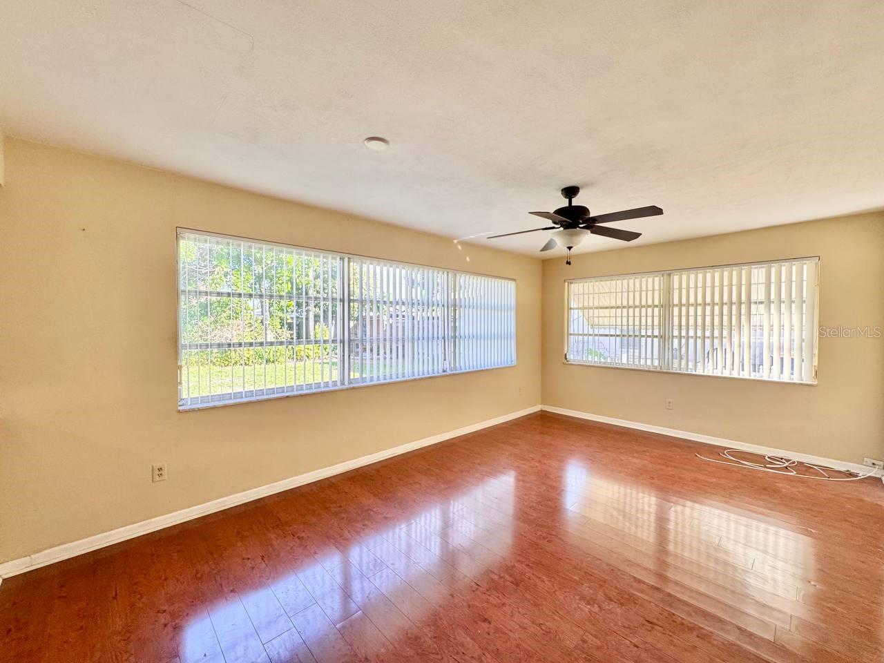 IMPERIAL PARK - Residential Lease