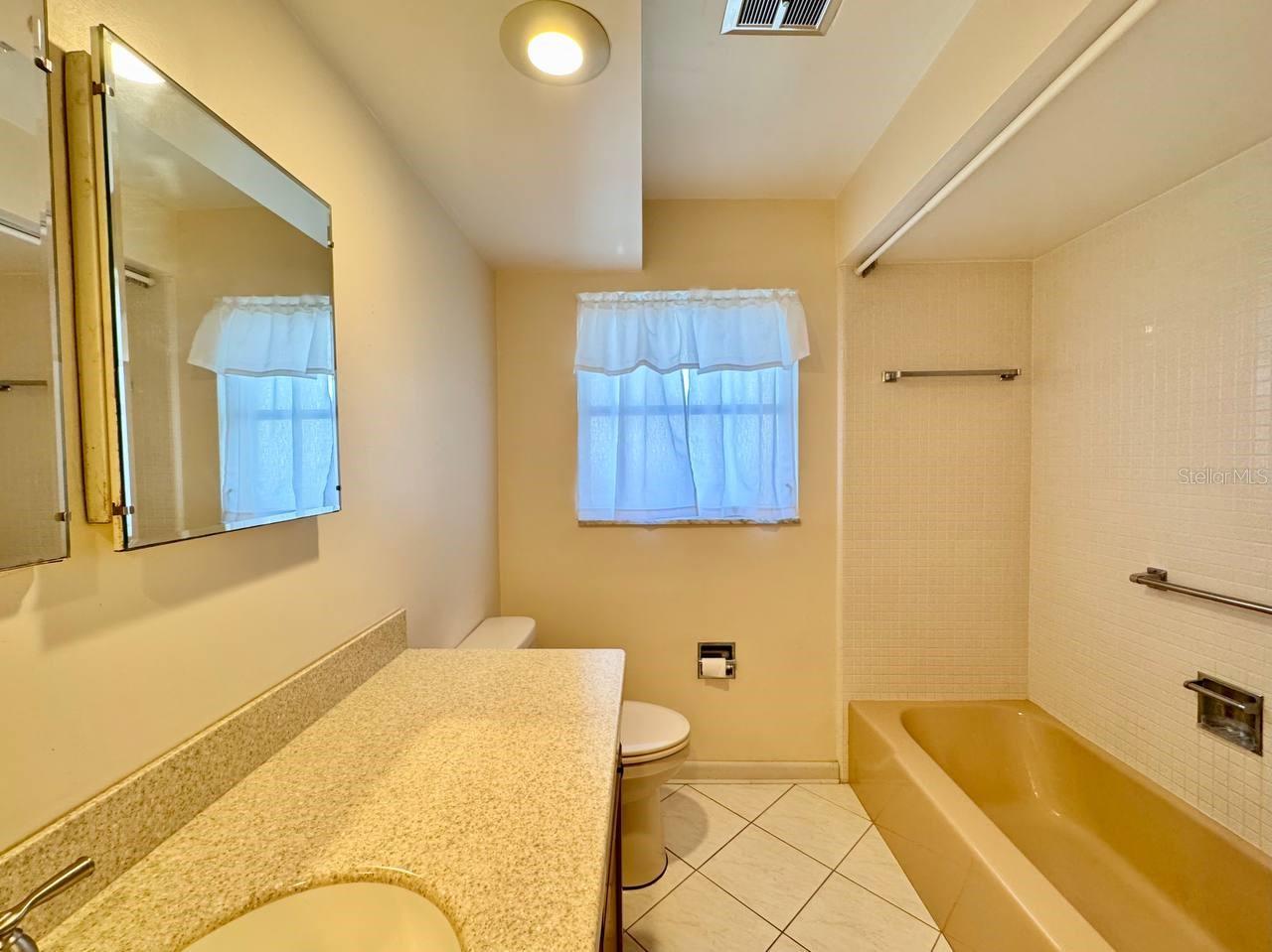 IMPERIAL PARK - Residential Lease