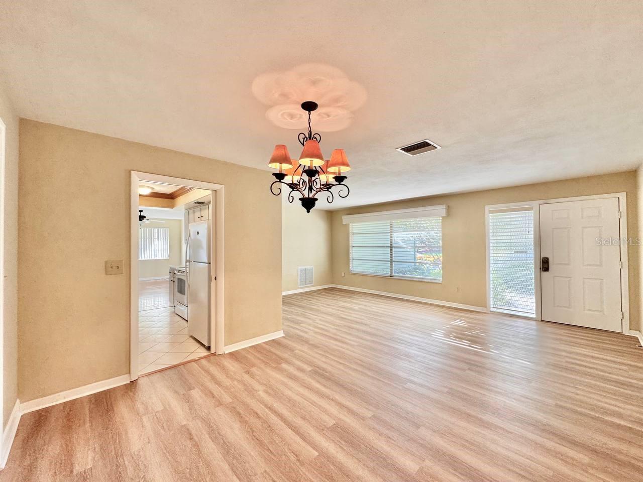 IMPERIAL PARK - Residential Lease