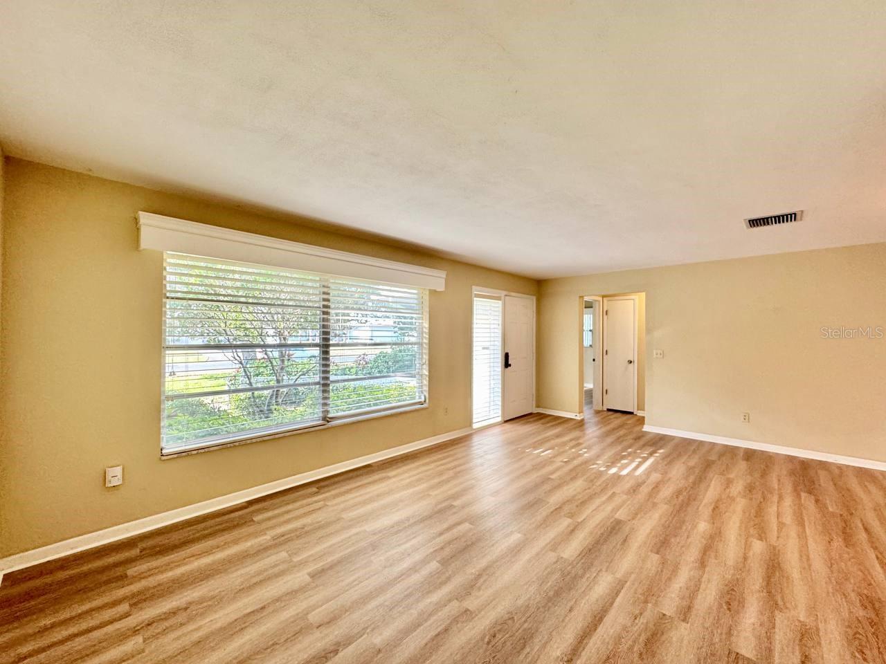 IMPERIAL PARK - Residential Lease