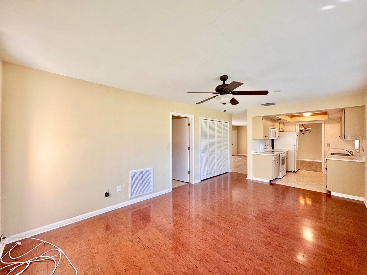 IMPERIAL PARK - Residential Lease