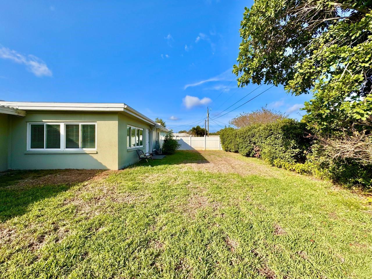 IMPERIAL PARK - Residential Lease